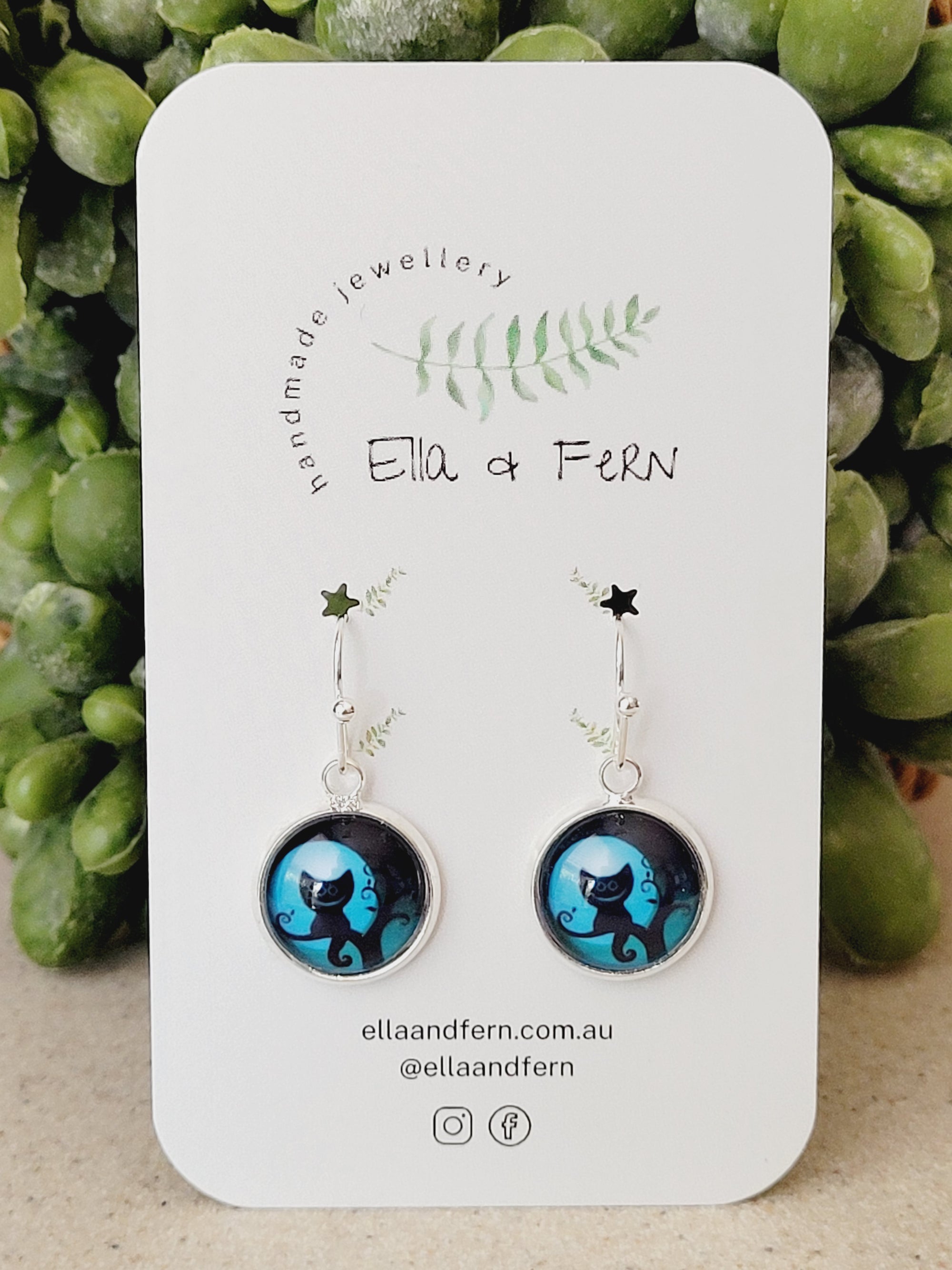 Cheshire Cat Dangle Earrings | Ella & Fern