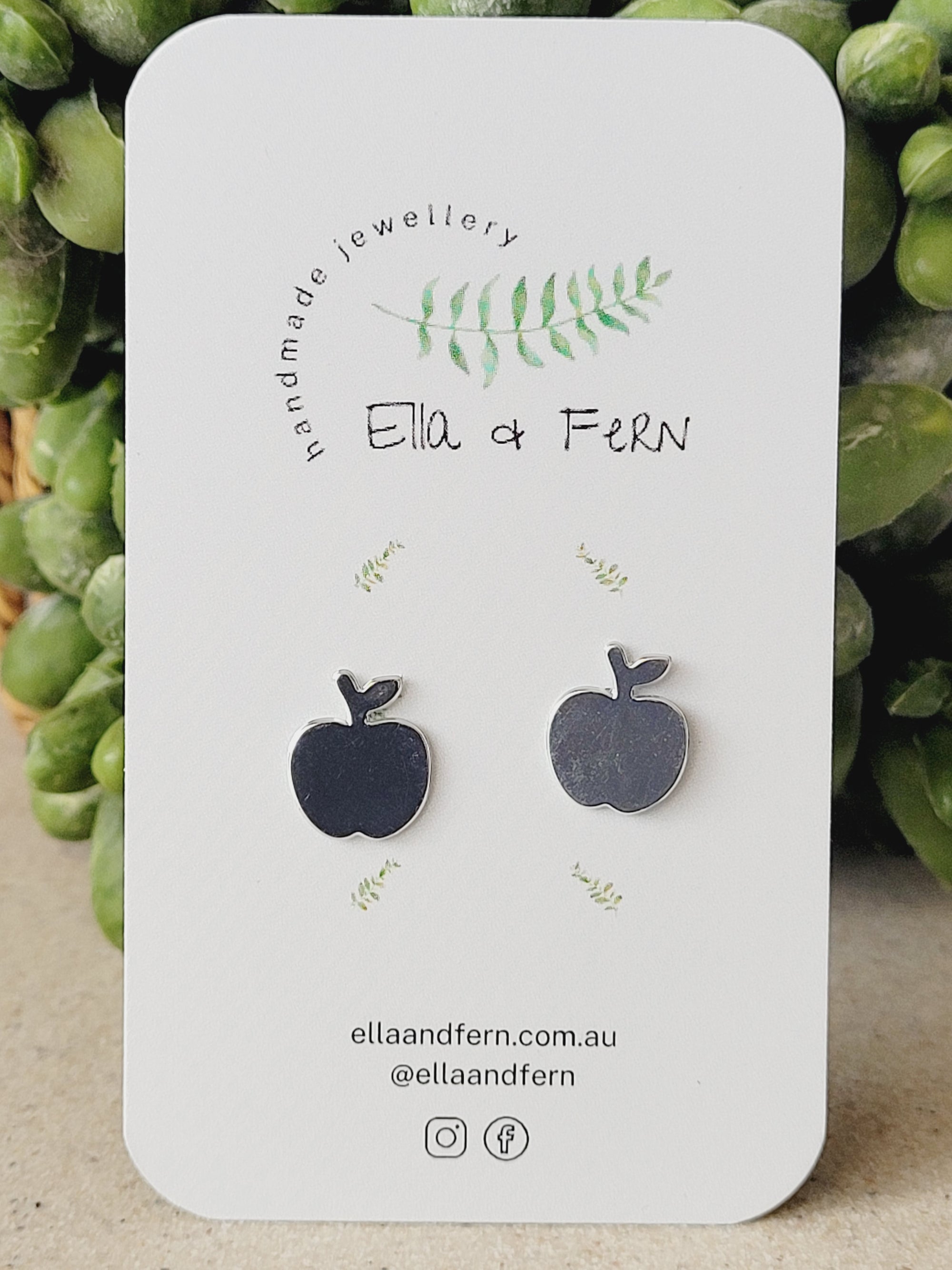 Apple Metal Stud Earrings | Ella & Fern